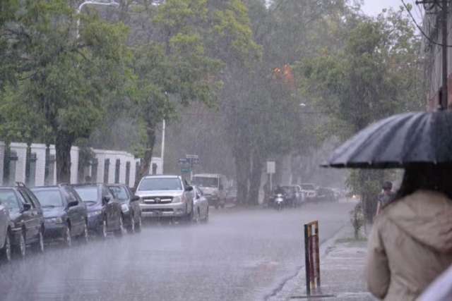 VUELVE LA LLUVIA! 3 días con paraguas y descenso de temperada en Corrientes